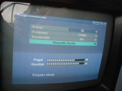 2012_04_12_PCH1_001.JPG
Keine Chance für DIGI TV 1 aufgrund starker QRM. Der Maximum T-1300 zeigt zwar eine hohe Qualität an, erkennt das SIgnal aber nicht (graue Balken). Erkennt der T-1300 auf dem ausgewählten Kanal mindestens 1 Programm, färben sich beide Balken leuchtend gelb.
DIGI TV 1, SFN Nakskov/Vordingborg vs. NDR-Bouquet 2, NO-Niedersachsen
Schlüsselwörter: TV Tropo Überreichweite DVB-T DTT digital DIGI TV NDR Gleichkanalstörung Interferenz interference