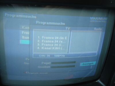 2013_08_06_PCH1_005.JPG
Mux KBH 1, København 5 (Borups Allé), K35v.
Neben den 3 "France 24"-Versionen erkennt der Maximum T-1300 zusätzlich den "Kanal KBH". Dieser sendet in MPEG-4
Schlüsselwörter: TV DX Tropo Überreichweite DVB-T DTT digital terrestrisch Dänemark Danmark Mux KBH1 UHF K35 France24 Kanal KBH MPEG2 MPEG4