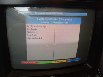 2014_06_07_PCH1_005.JPG
rbb Boquet 1, SFN Berlin, K27 (Suchlauf). Seltener Empfang, da sich dieses Boquet gegen den Ortssender (ZDF.mobil, SFN Uelzen-Bokel/Kirchlinteln) durchsetzen muss
Schlüsselwörter: TV DX Tropo Überreichweite DVB-T DTT digital UHF RBB Mux1 Berlin K27
