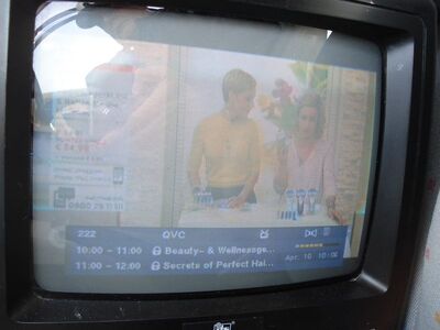 2015_04_10_PCH1_005.JPG
QVC, MABB Mux 3, SFN Berlin, K39. Der Maximum T-1300 zeigt seltsame Symbole im EPG
Schlüsselwörter: TV DX Tropo Überreichweite DVB-T DTT digital UHF Multithek QVC EPG Symbole MABB Mux3 Berlin K39