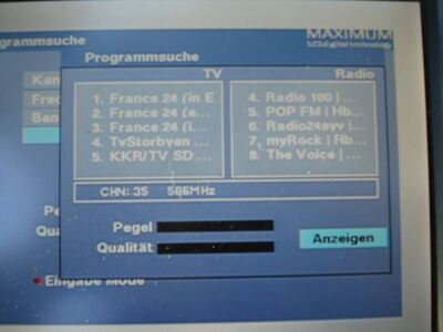 2016_09_14_PCH1_006.JPG
Auch wieder da: Mux KBH 1, SFN KBH-City (Lynetten, Borups Allé), K35v. Der Maximum T-1300 findet alle 5 TV- sowie 8 Hörfunkprogramme, spielt aber nur die TV-Px. ab.
Schlüsselwörter: TV DX Tropo Überreichweite DVB-T DTT digital UHF Dänemark Danmark Mux KBH1 København Lynetten Borups Allée K35 FTA