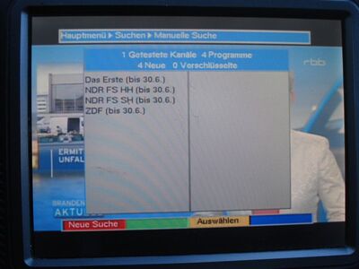 2017_04_27_PCH1_002.JPG
In Hamburg wurde der DVB-T(alt)-Simulcast für Das Erste, ZDF und NDR Fernsehen noch bis 30. Juni 2017 verlängert und demenstprechend die Programmnamen geändert. Auch der alte Digipal1 findet noch alle Programmeinträge dieses Boquets
Schlüsselwörter: TV DX DVB-T DTT digital UHF MPEG-2 Simulcast NDR Abschaltung Verlängerung Digipal1