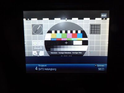 2020_01_02_PCH1_011.JPG
SVT 2 hat tatsächlich noch eine nächtliche Sendepause und strahlt ein animiertes Testbild aus. Der Messton besteht aus Rauschen und einzelnen unterschiedlich hohen "Pieptönen".
Schlüsselwörter: TV Tropo Überreichweite DTT DVB-T Schweden Sverige Teracom Nät1 Skåne Län SVT SVT2 Testbild testcard FTA MPEG2 K41