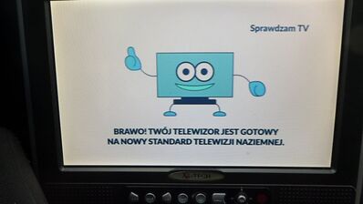 2022_01_16_PCH1_010.JPG
Neu im "TP EmiTel Mux-3": "Sprawdzam TV", ein Testkanal zur Überprüfung der HEVC-Fähigkeit des Empfangsgerätes ("TP Emitel Mux-3 Szczecin", Szczecin/Swinouscje/Miezdyzdroje, K48.
Der Text lautet: "Bravo! Dein Fernseher ist bereit für den neuen Standard der Fernsehausstrahlung".
Allerdings: HEVC wird hier mit dem alten DVB-T Standard ausgestrahlt.
Schlüsselwörter: TV DX Tropo Überreichweite digital DVB-T Polen PolskaTP EmiTel Mux3 Sprawdzam HEVC Szczecin Kolowo K48 FTA